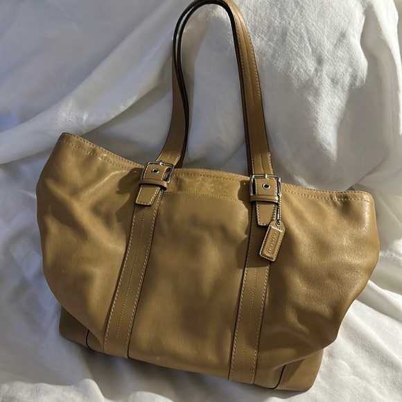 COACH HAMPTON SHOPPER Camel Taupe Tan LEATHER SATCHEL TOTE BAG - Picture 1 of 6